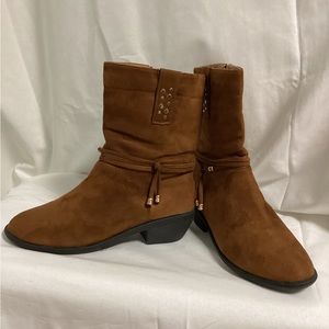 Weeboo women’s western boots size 7.5